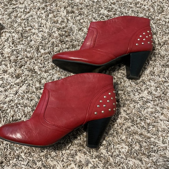 Vegan red spike heeled bootie - Picture 2 of 7